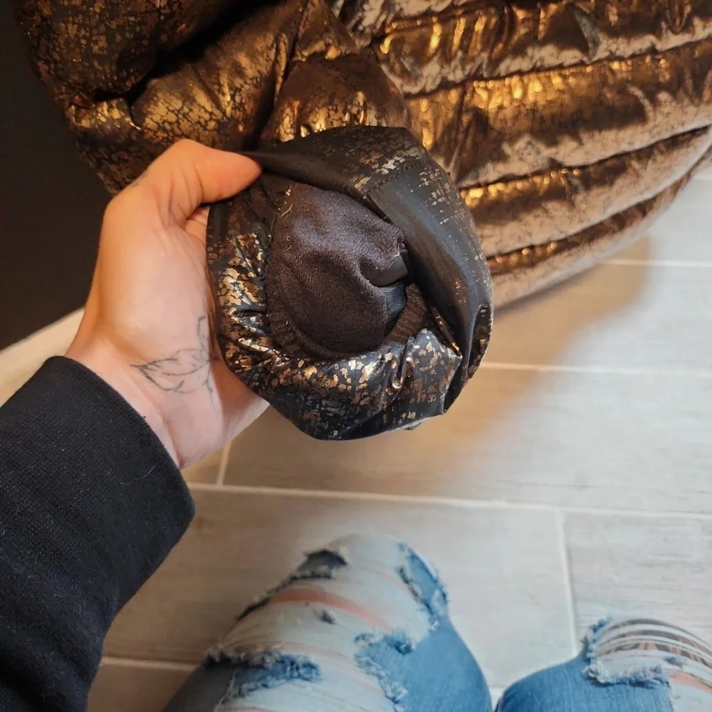 Metallic Gold Puffer Jacket - Picture 7 of 10